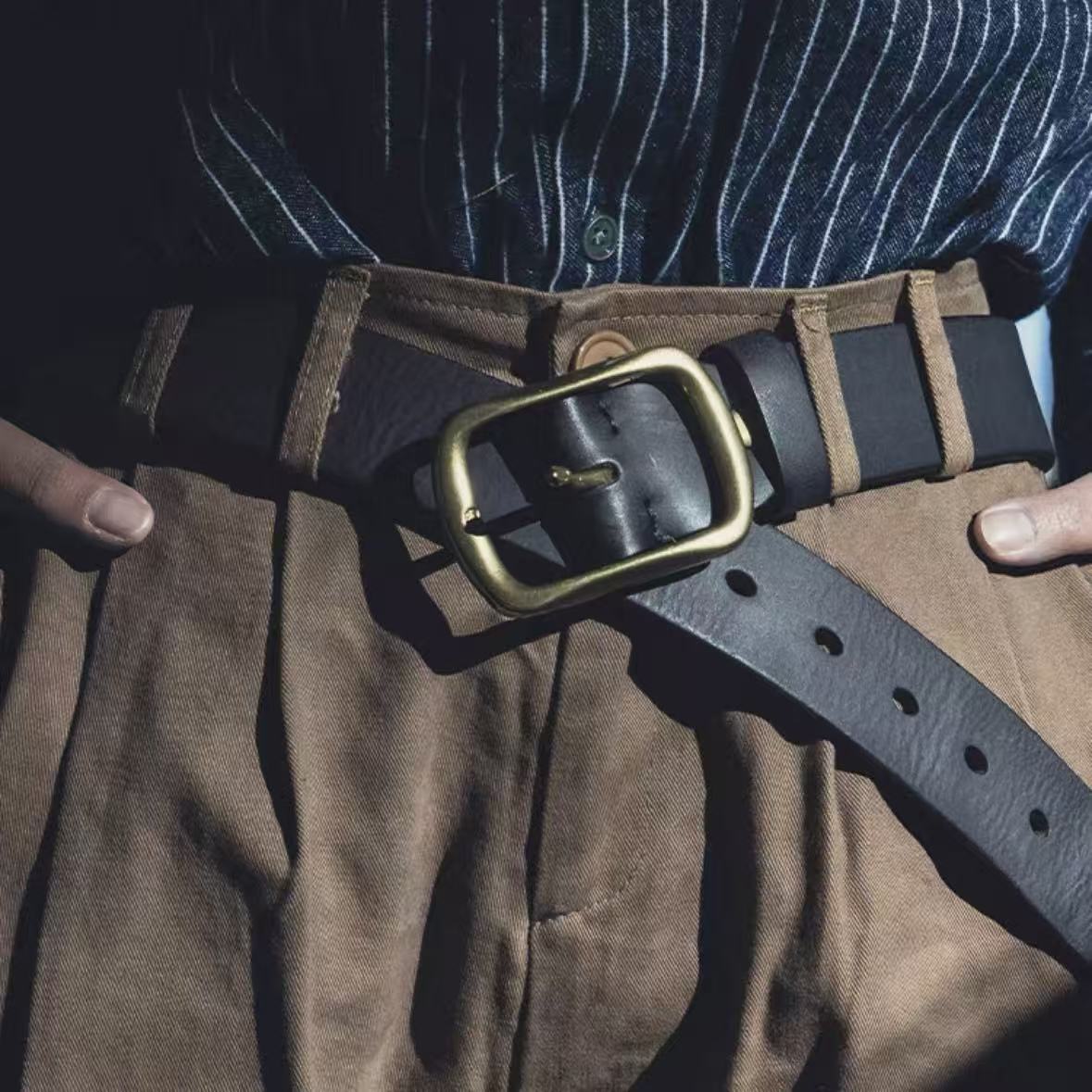 EMBOSSED COWHIDE BELT