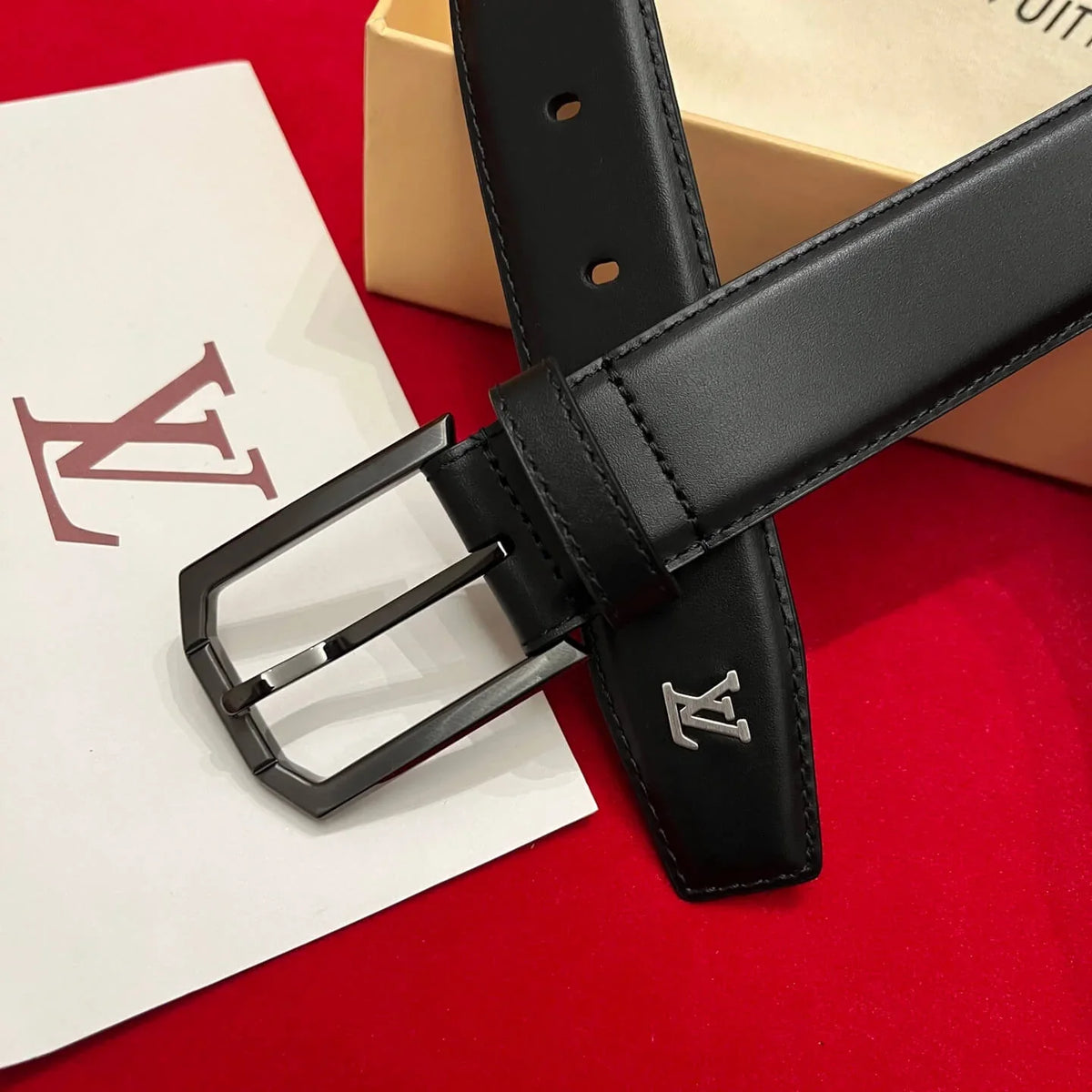 Classic Solid-Color Belt with Metal Accents
