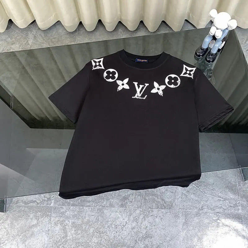 Classic Necklace T-shirt