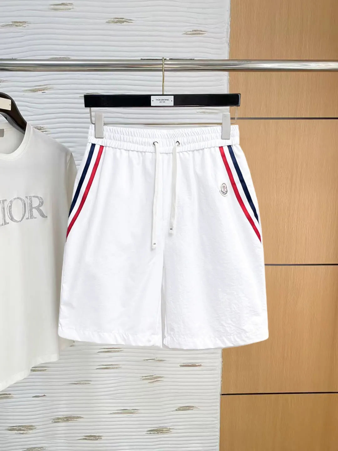 Side Stripe Badge Casual Shorts
