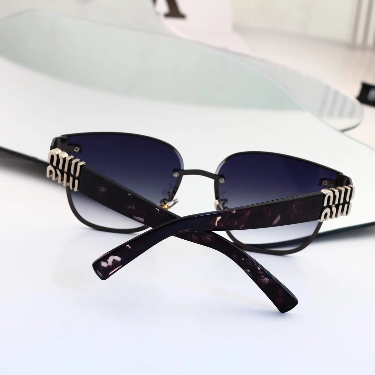 Fashion Hollow Arm Sunglasses
