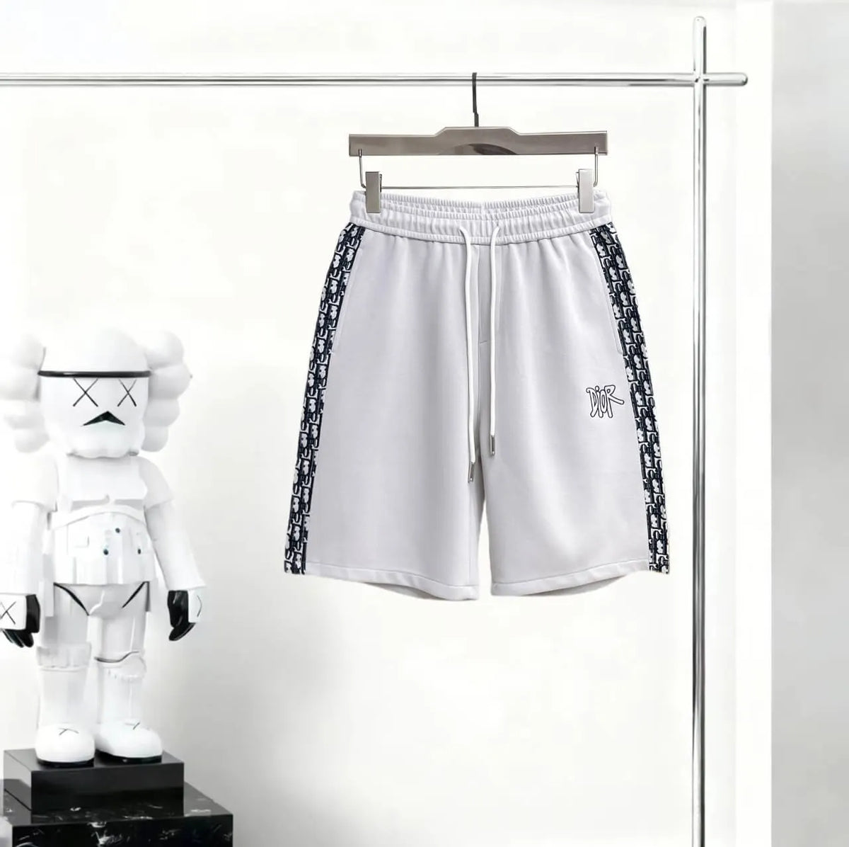 Graffiti Logo Side Striped Shorts