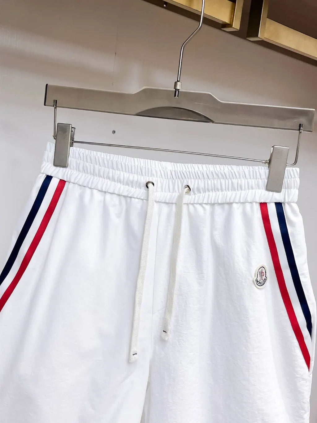 Side Stripe Badge Casual Shorts