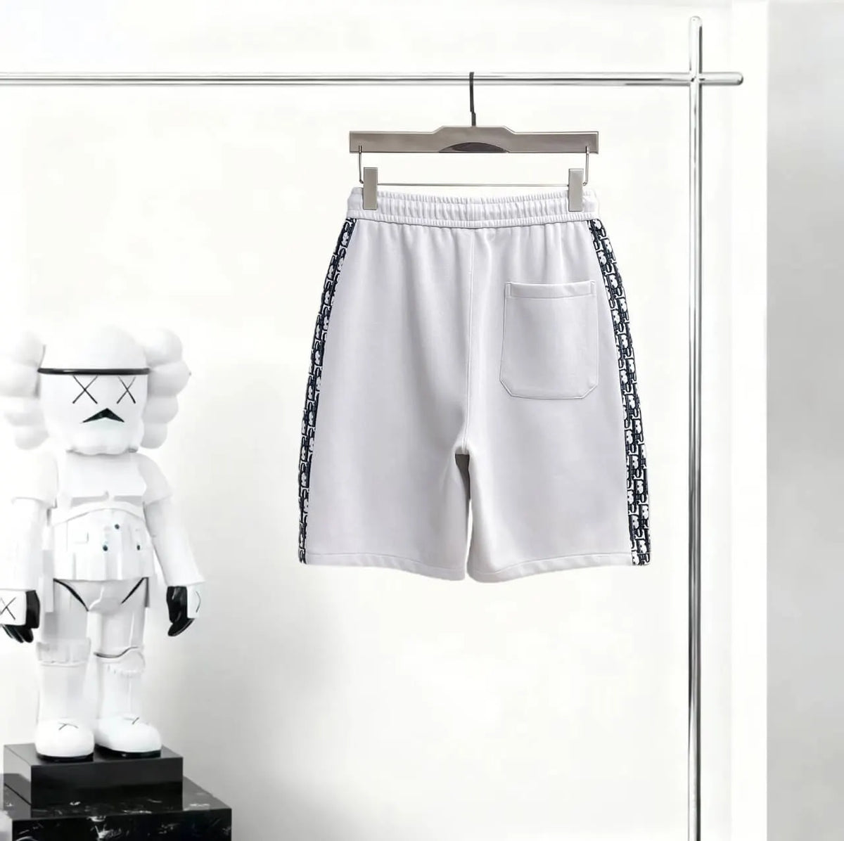 Graffiti Logo Side Striped Shorts