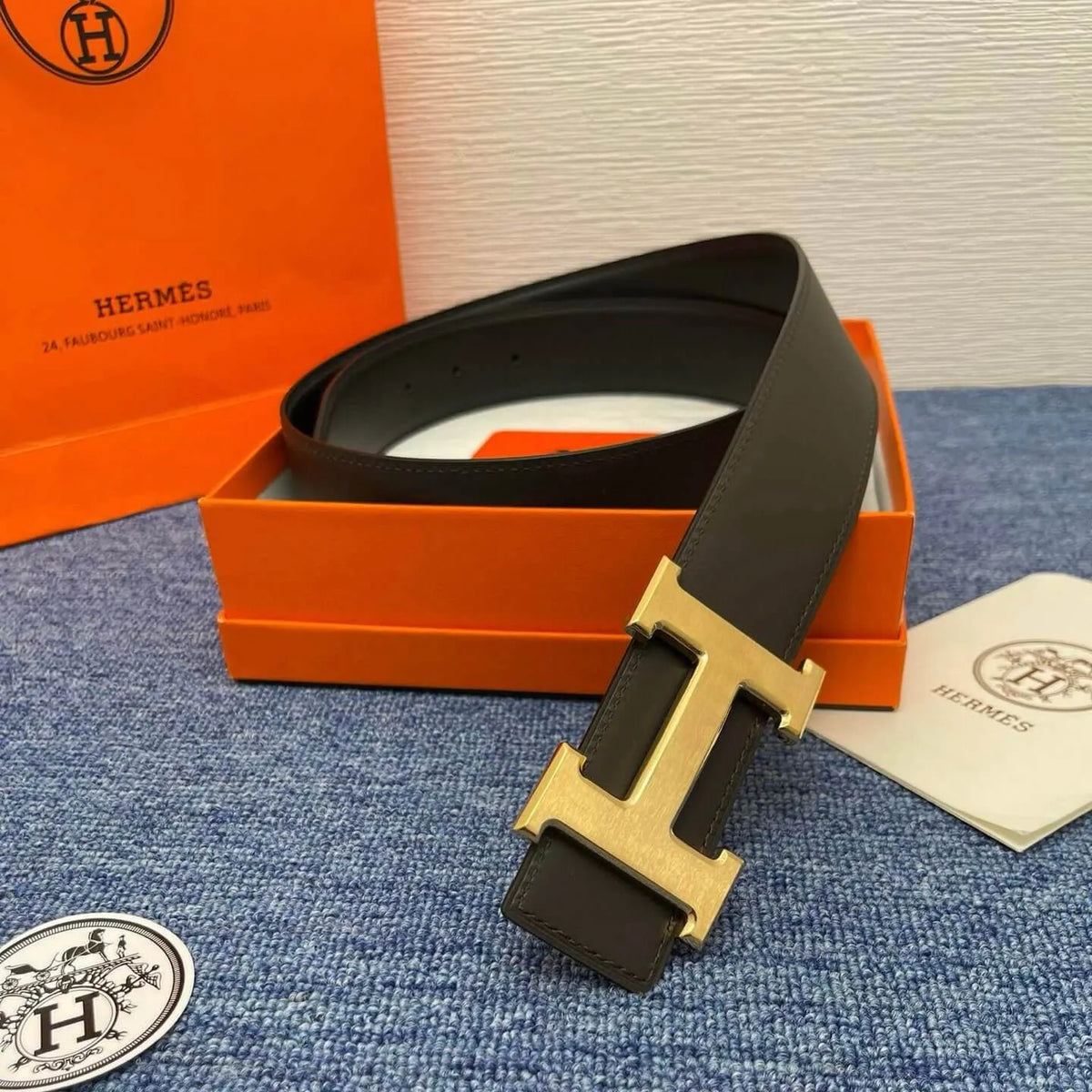 Classic Simple Letter Buckle Leather Belt