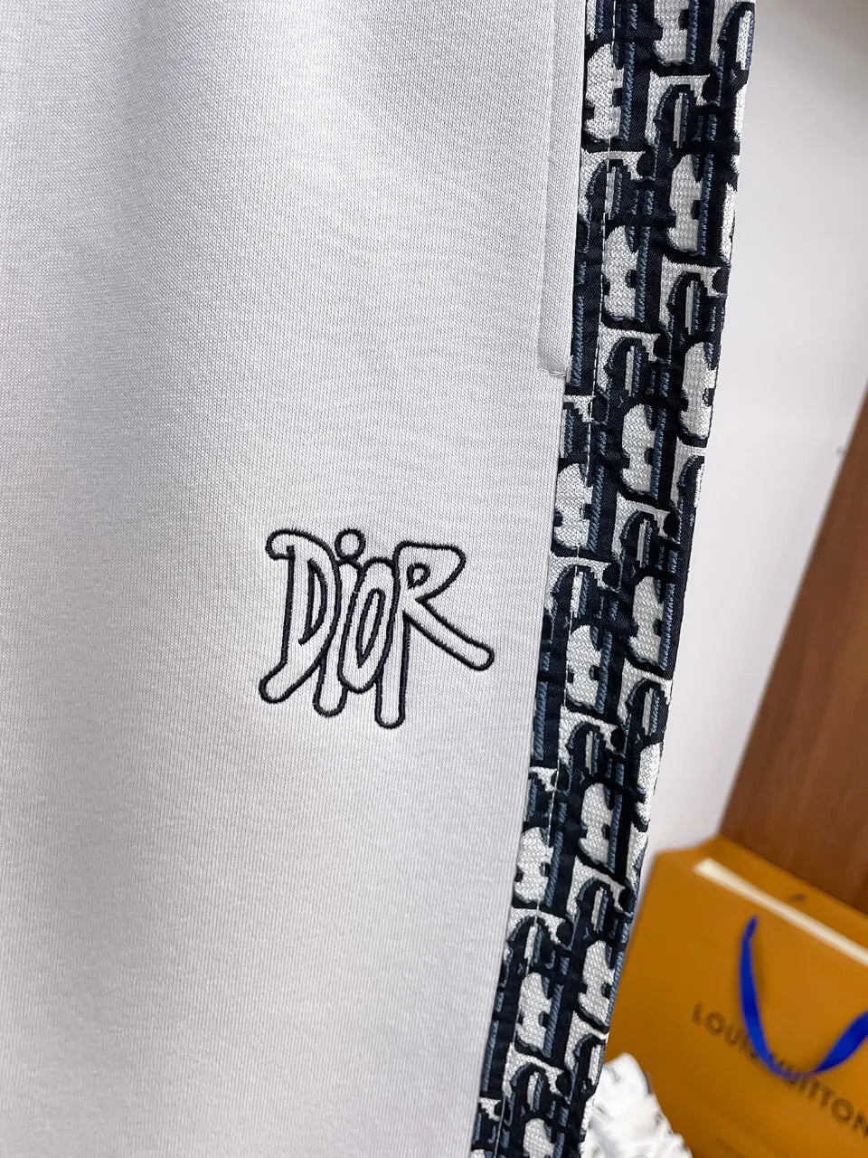 Graffiti Logo Side Striped Shorts