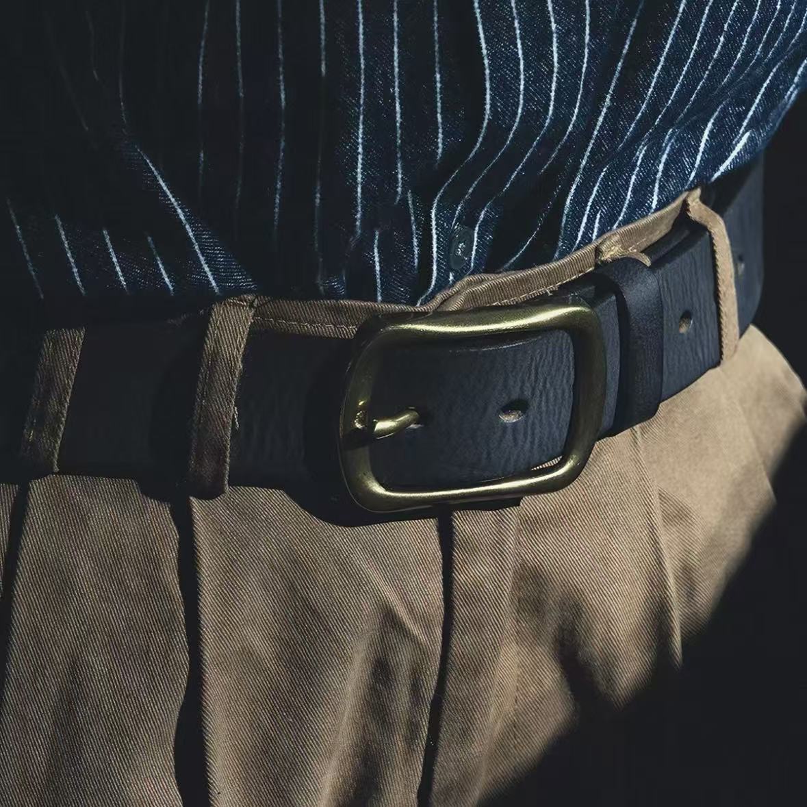 EMBOSSED COWHIDE BELT